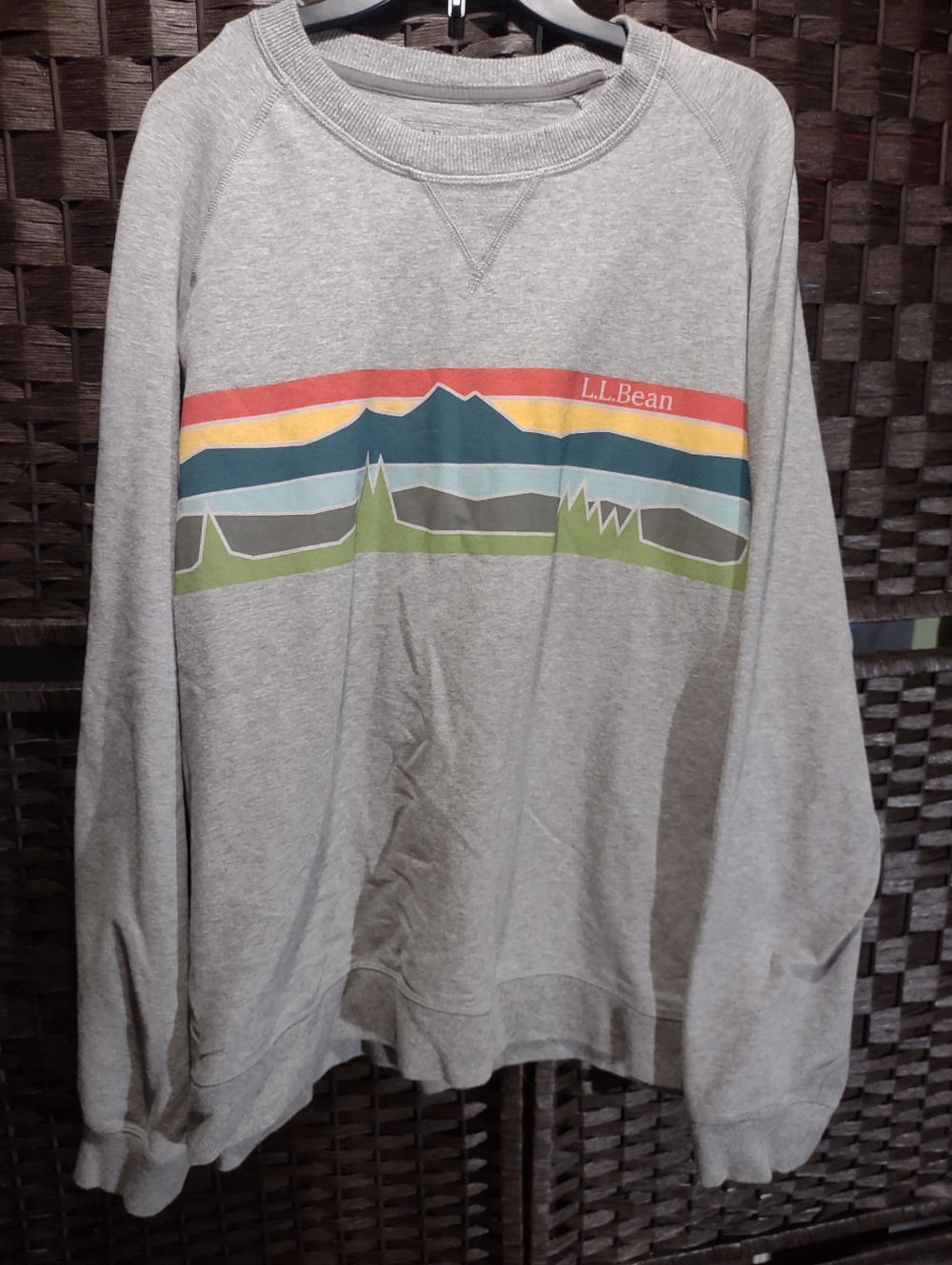 L.L.Bean Men's XL  Bean's  Graphic Crewneck Slightly Fitted Sweatshirt